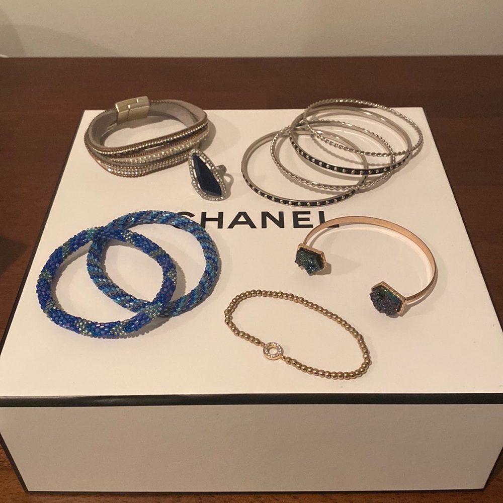 Bundle of Assorted Jewelry